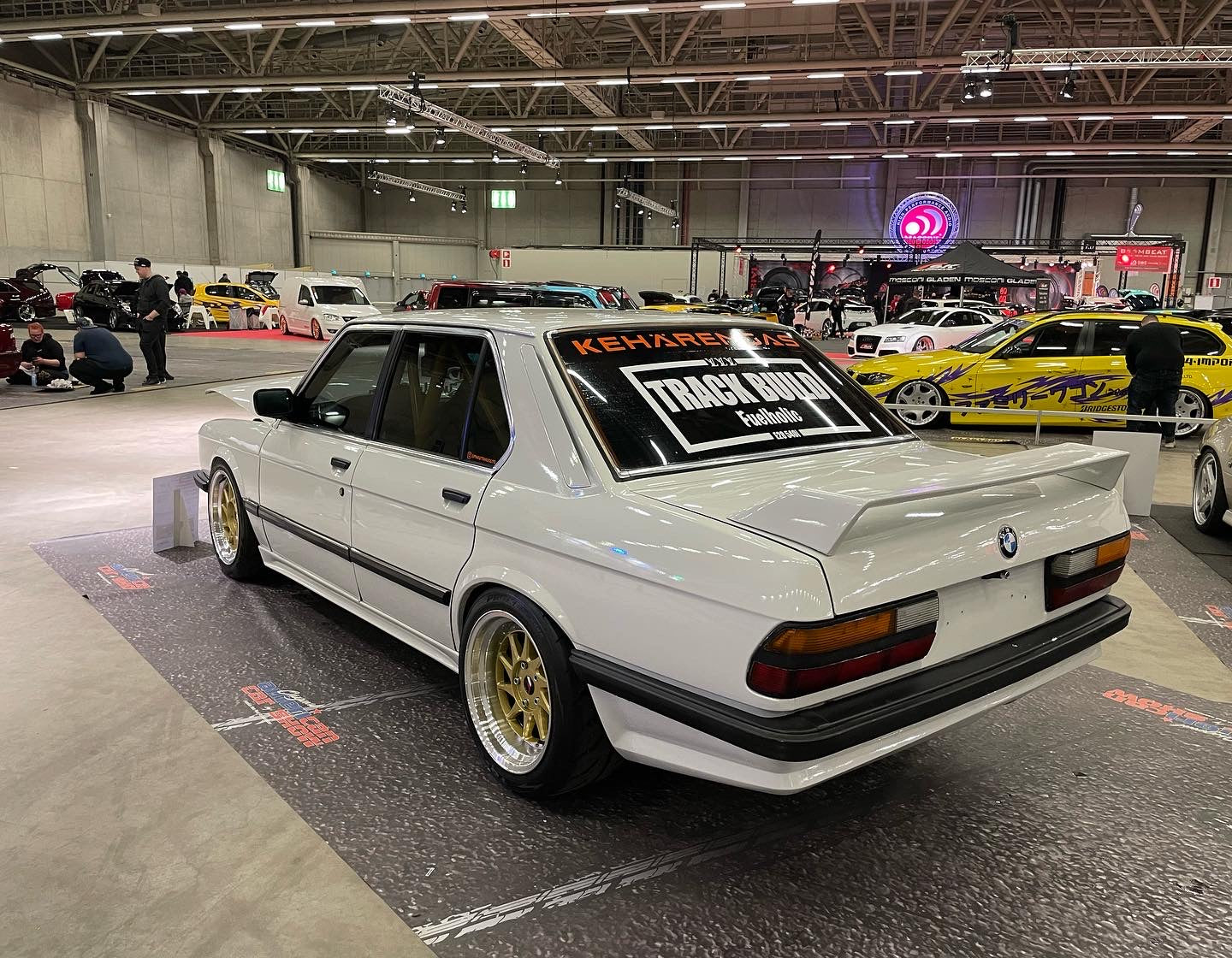Knuckle Performance E28 540i Turbo Huppari