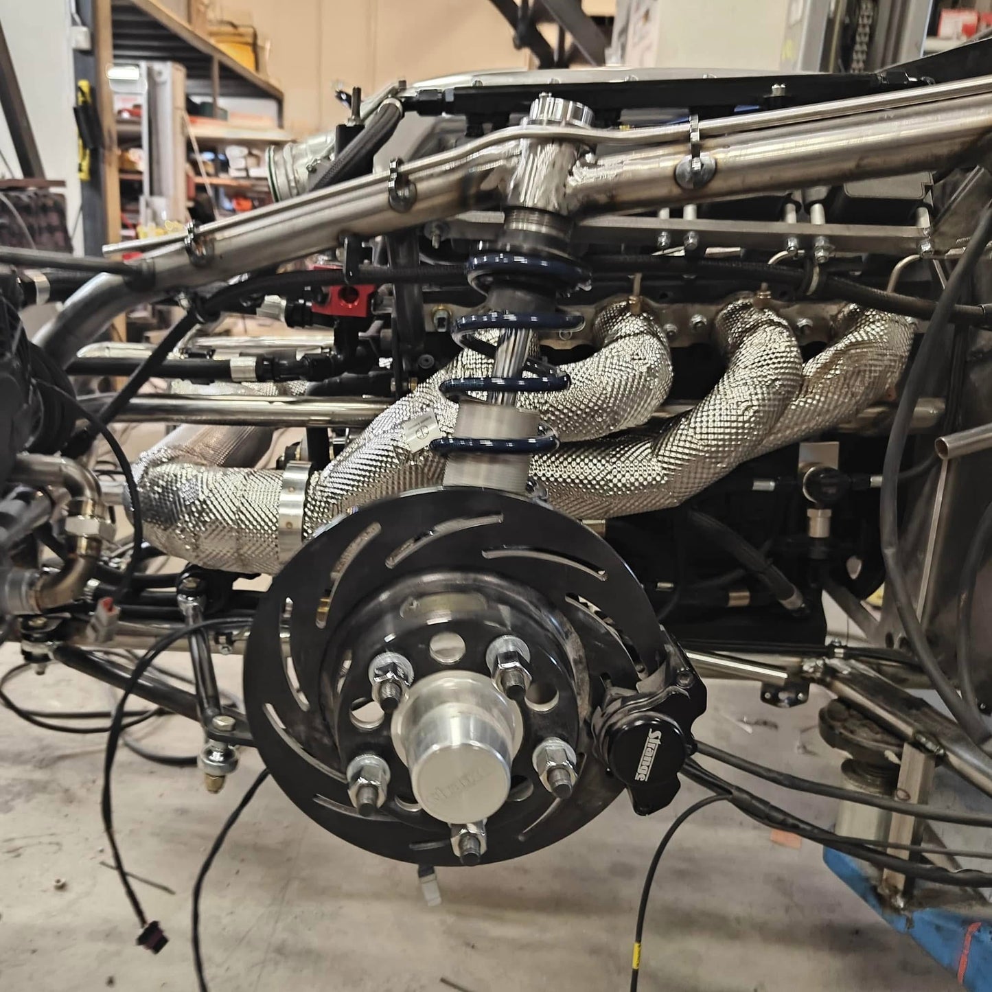M104 T3-Twin TL Exhaust Pakosarja
