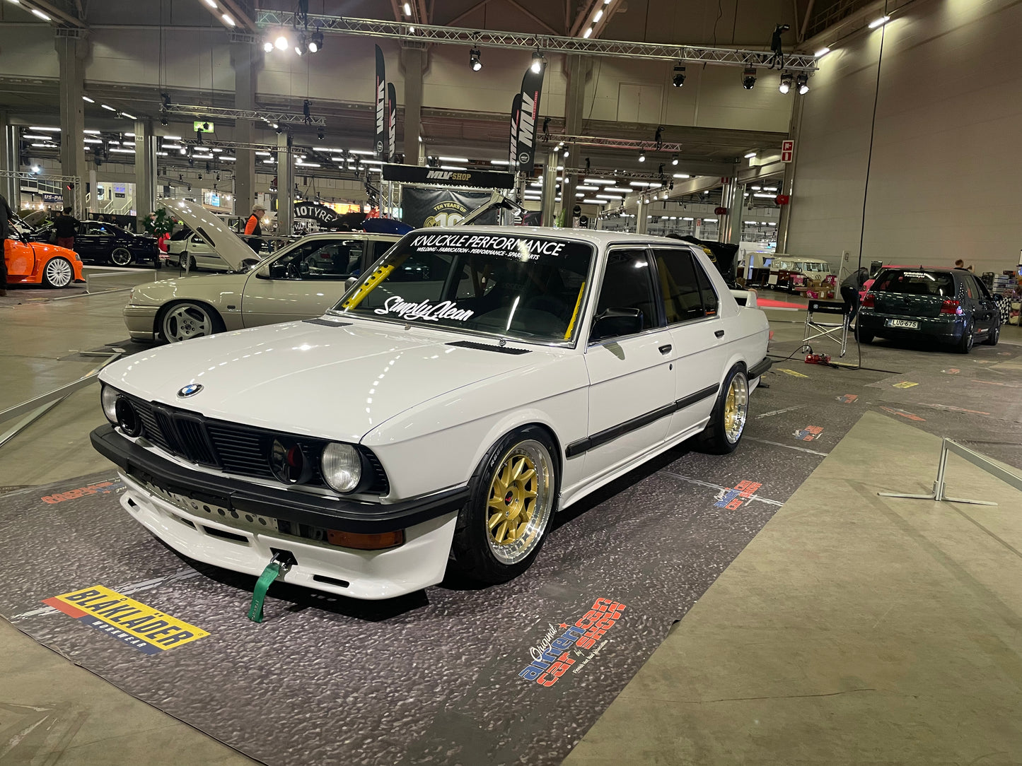 Knuckle Performance E28 540i Turbo Huppari