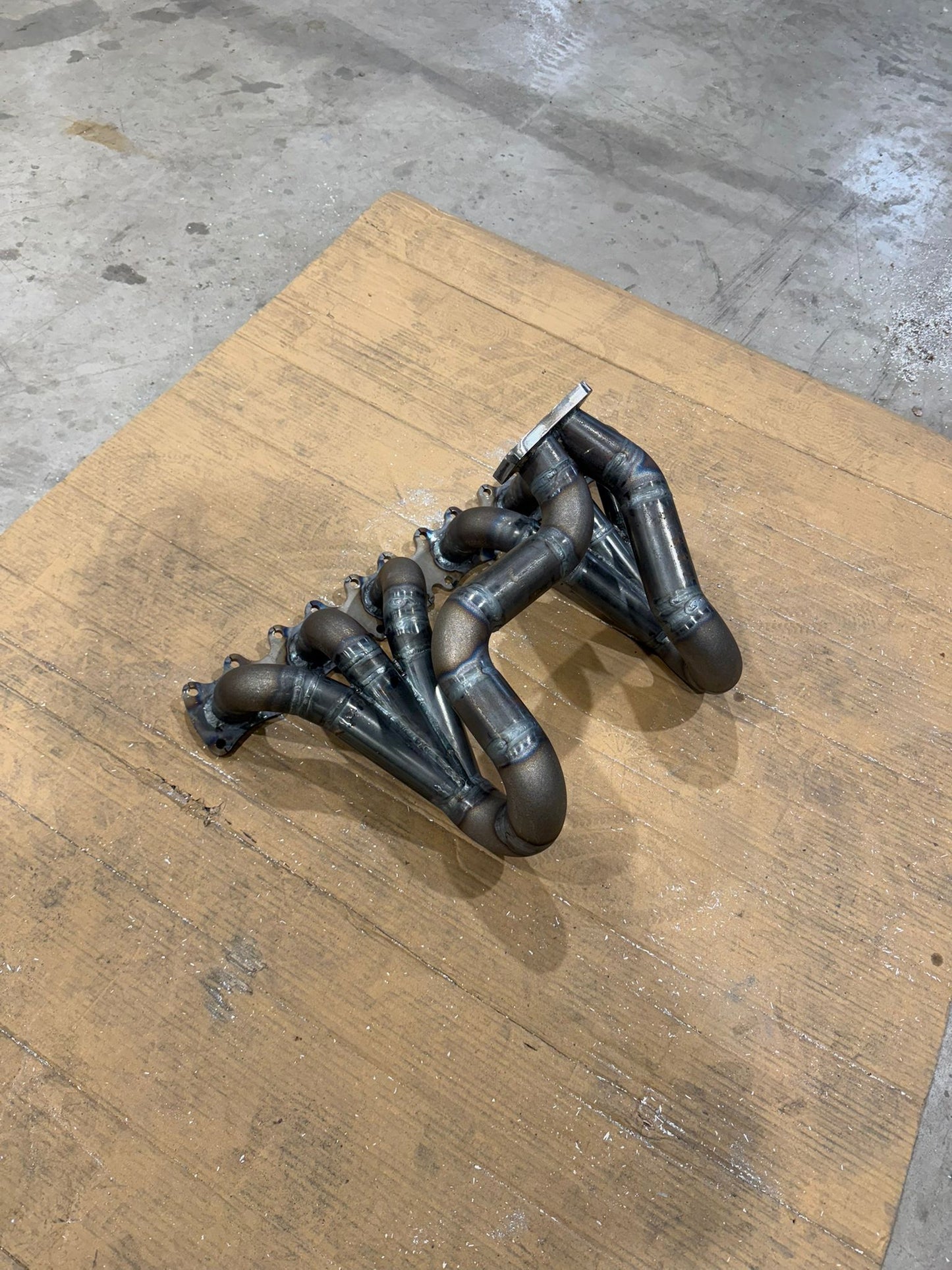M104 T3-Twin TL Exhaust Pakosarja