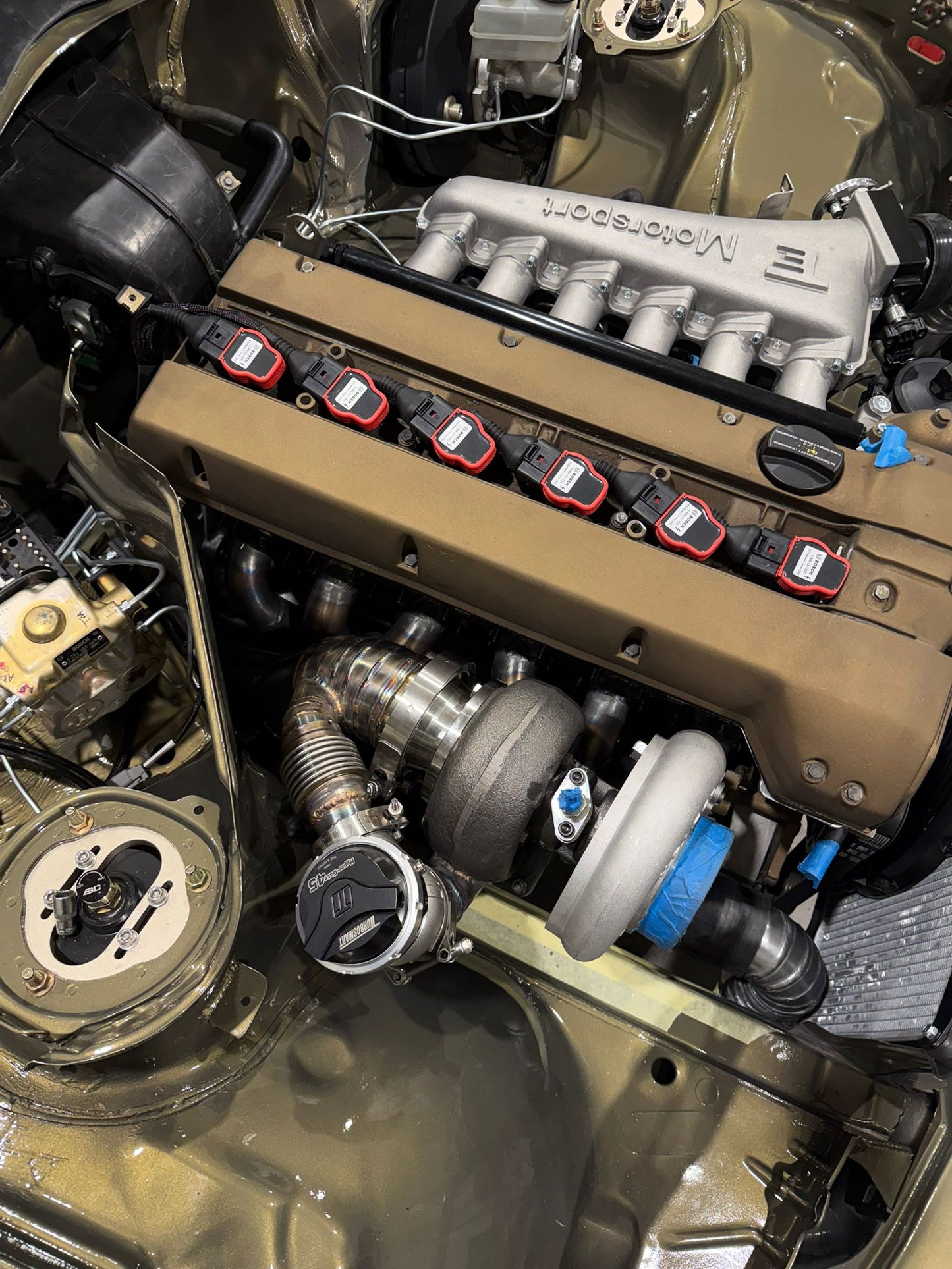 M104 T3-Twin TL Exhaust Pakosarja